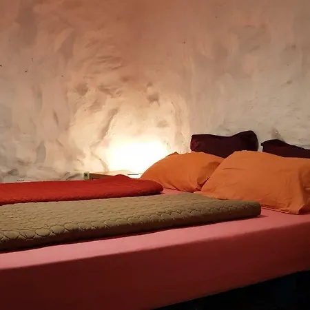 Cueva Puerta Del Sol Hostal