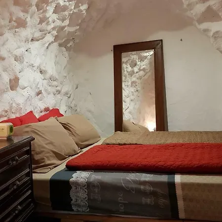 Hostal Cueva Puerta Del Sol *